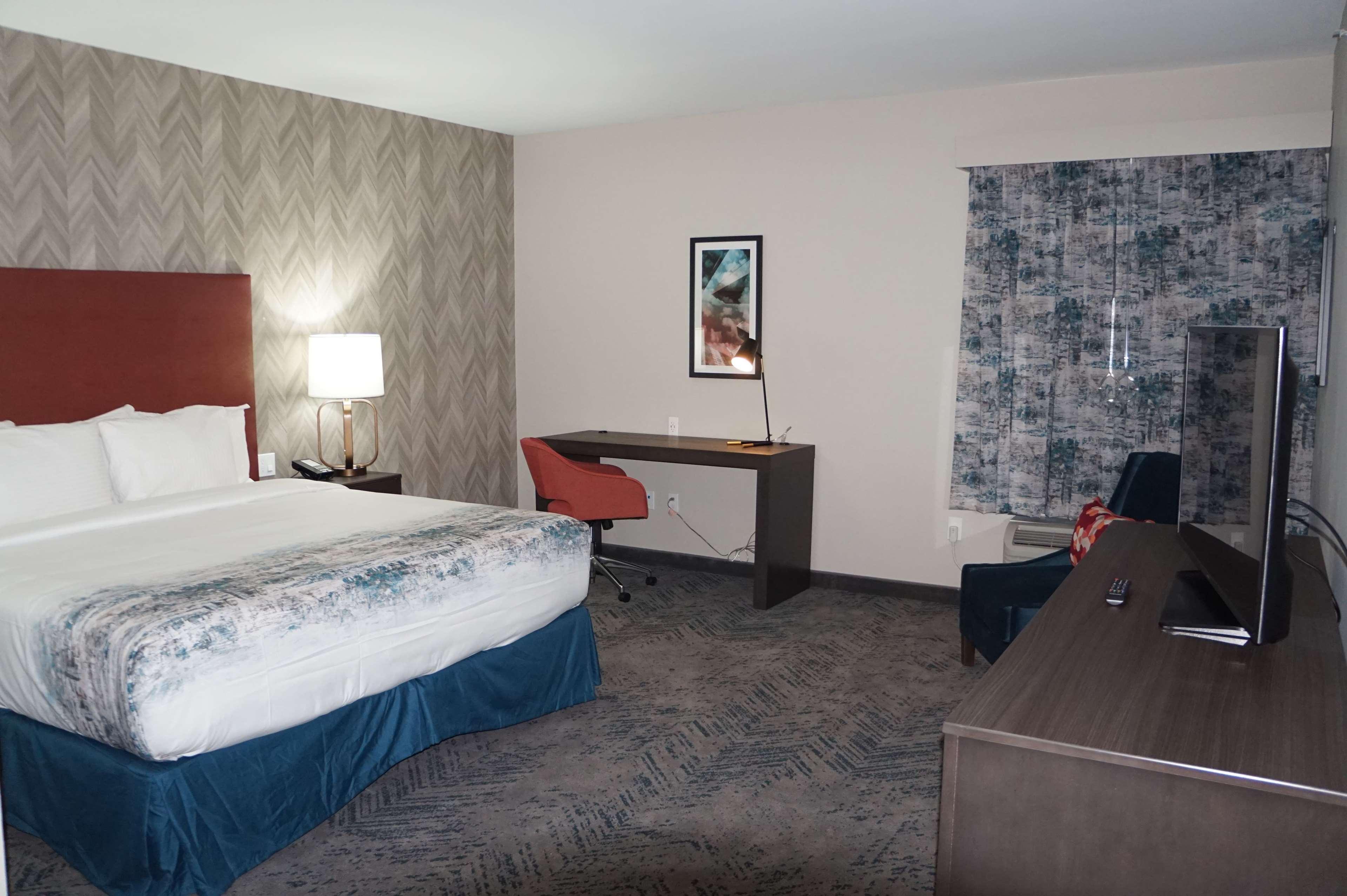 La Quinta Inn & Suites Dfw West-Glade-Parks Euless Bagian luar foto