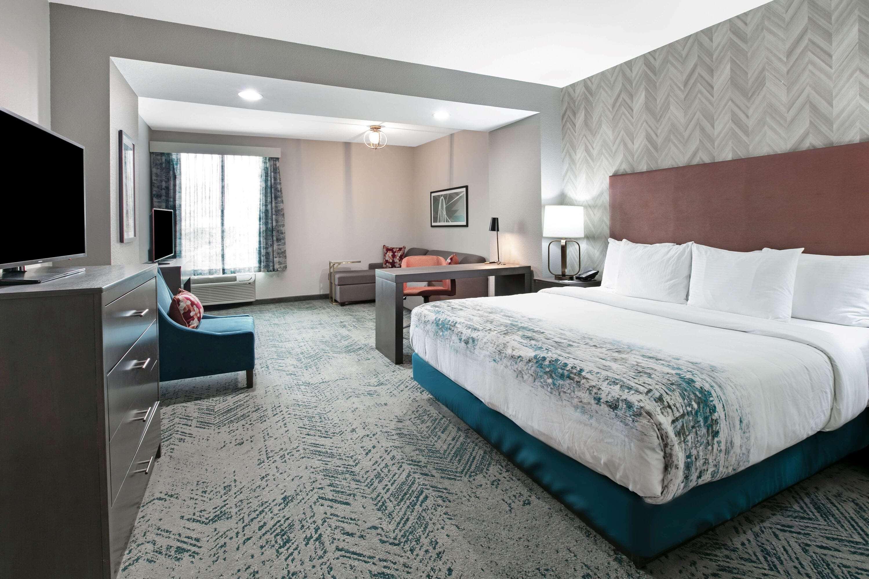 La Quinta Inn & Suites Dfw West-Glade-Parks Euless Bagian luar foto