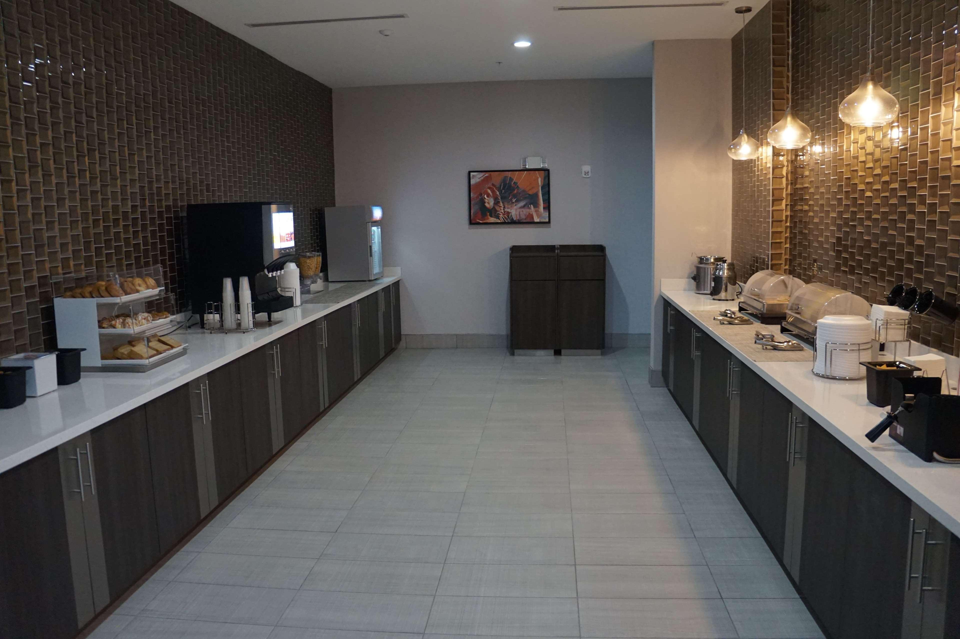 La Quinta Inn & Suites Dfw West-Glade-Parks Euless Bagian luar foto