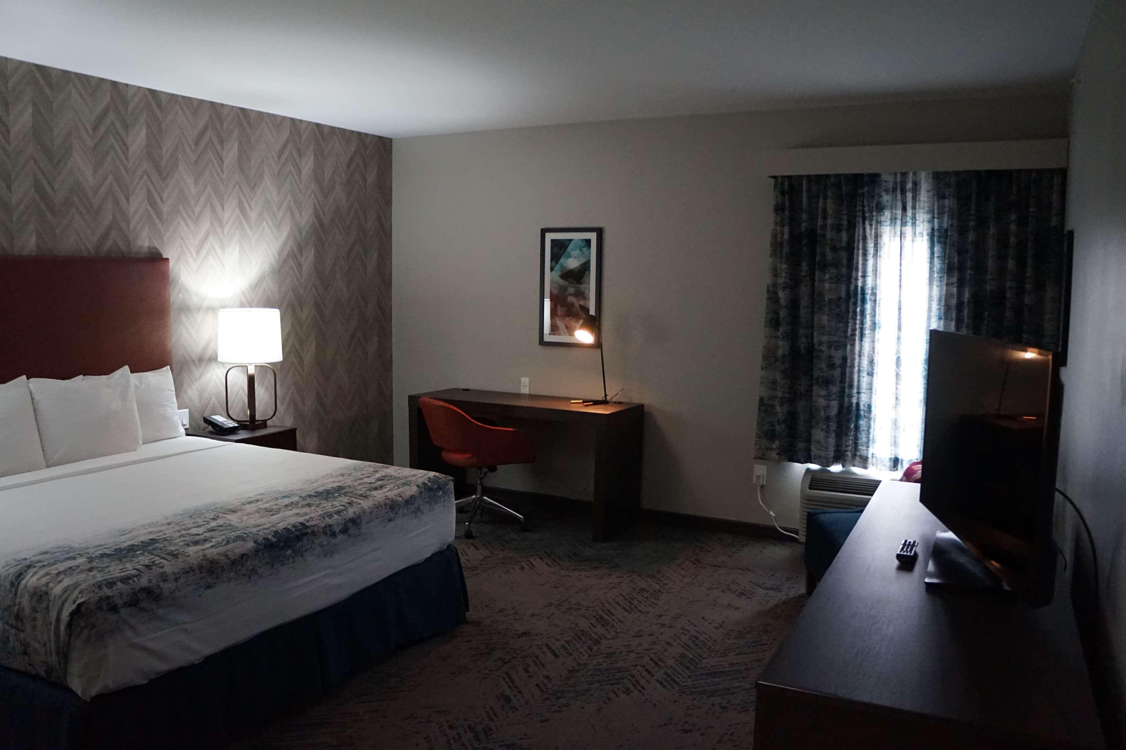 La Quinta Inn & Suites Dfw West-Glade-Parks Euless Bagian luar foto