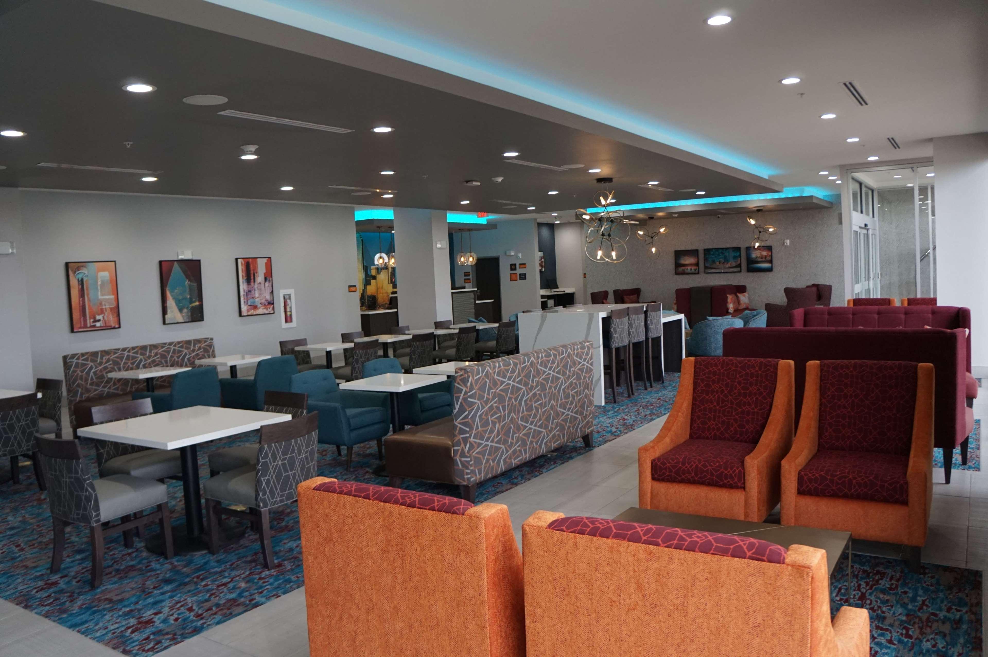 La Quinta Inn & Suites Dfw West-Glade-Parks Euless Bagian luar foto