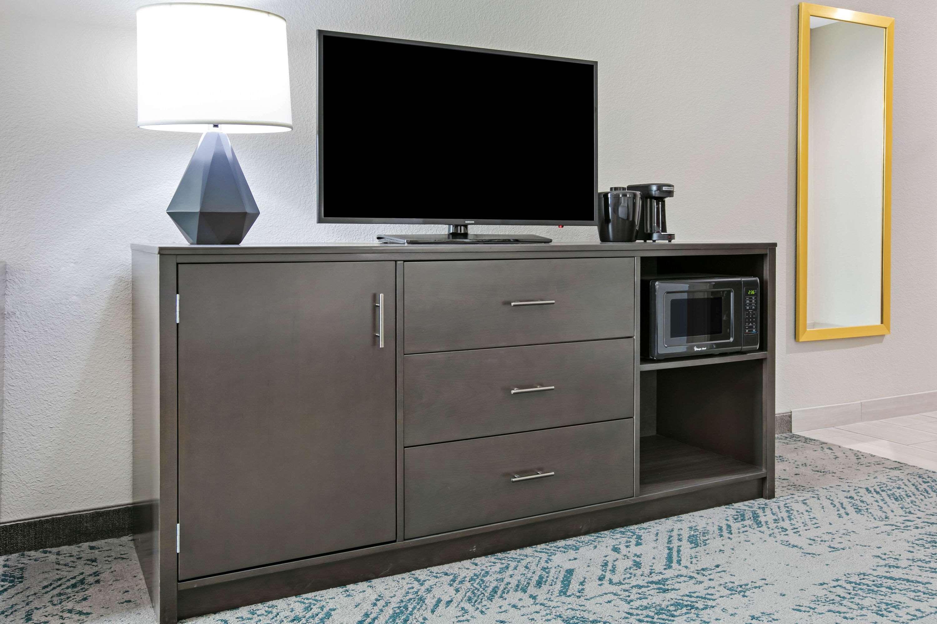 La Quinta Inn & Suites Dfw West-Glade-Parks Euless Bagian luar foto