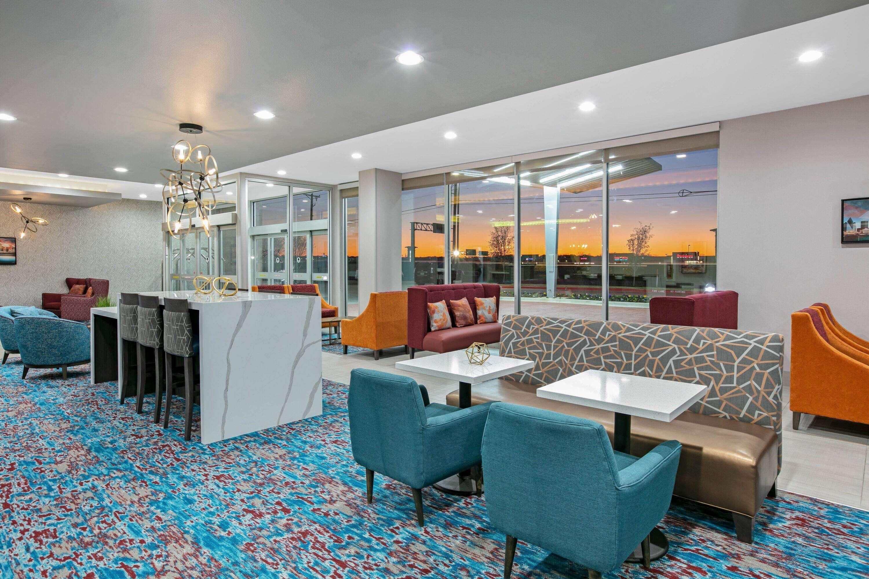 La Quinta Inn & Suites Dfw West-Glade-Parks Euless Bagian luar foto