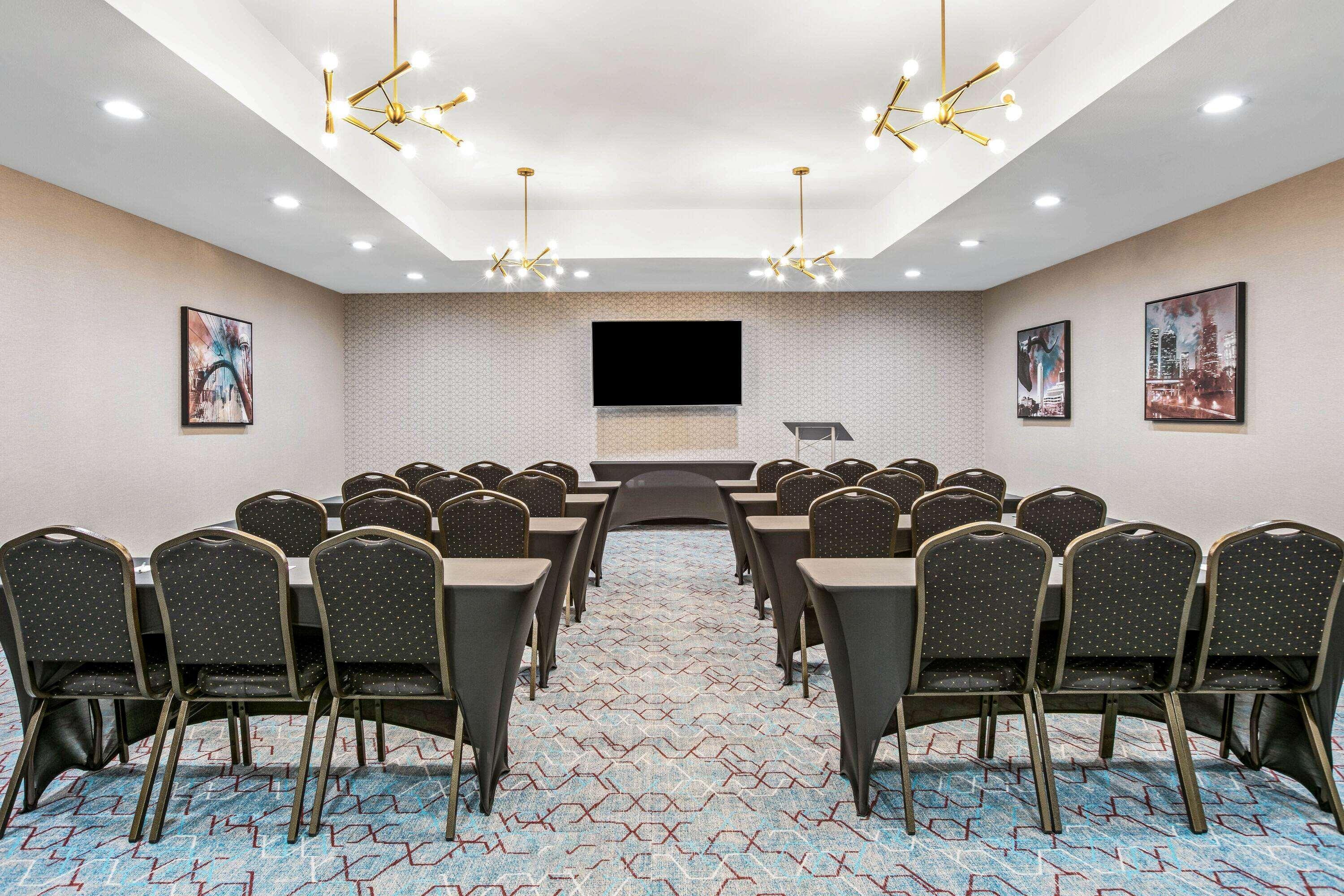 La Quinta Inn & Suites Dfw West-Glade-Parks Euless Bagian luar foto